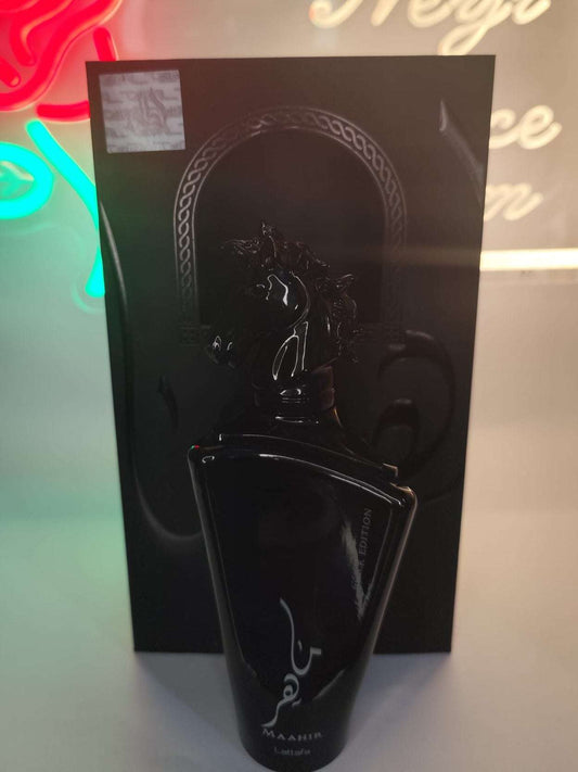 Maahir Black Edition perfume para hombre